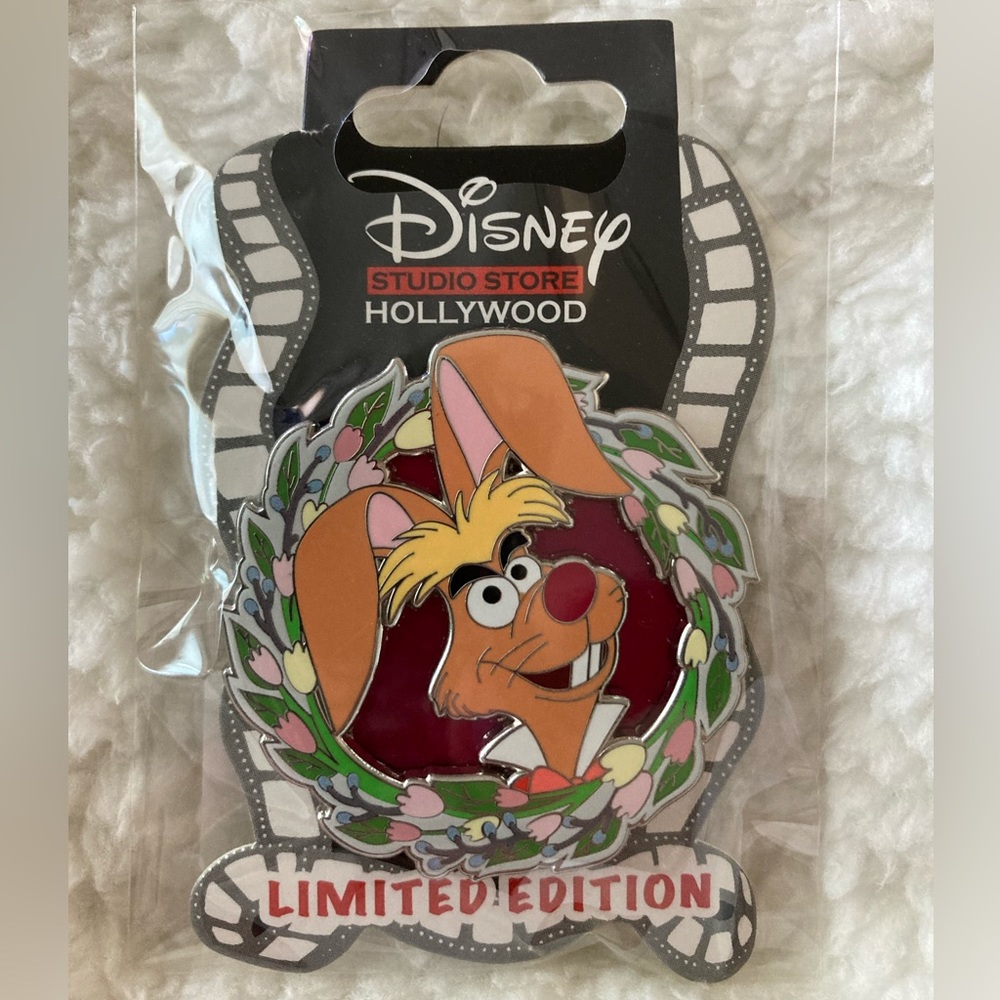 Disney DSSH Disney Studio Store Hollywood Spring Wreath March Hare Pin 2023
